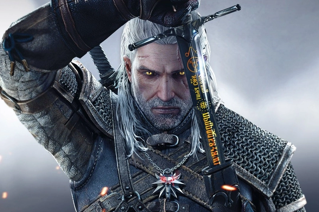 شخصیت اصلی بازی witcher 3 از نمای نزدیک در حال دراوردن شمشیر